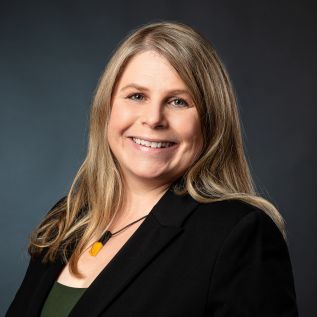Mag. Ulrike Scharrer